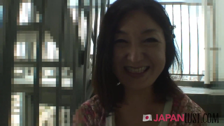 Japan Lust Gold: O bunică sexy japoneză suge cu nerăbdare și ia la prelucrat...