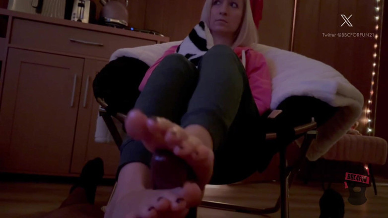 BBC4FUN: Post Orgasm Kylie Candy Toes Gives Bbc4funn a Countdown Footjob...