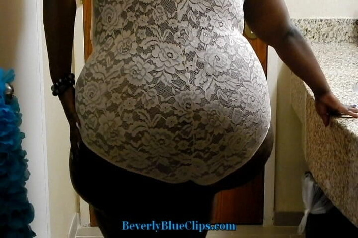 Beverly Blue: Grasă mare și cântarul stupid