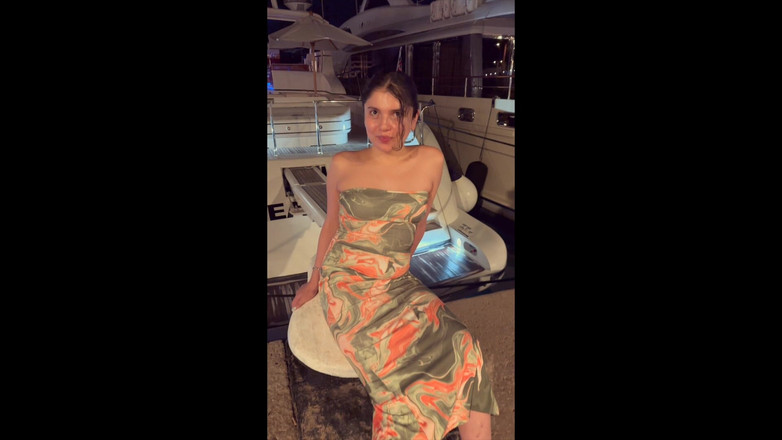 Elizabeth Stewart: Великолепная крошка-транс снимает гетеро-паренька и спаривается с ним дома