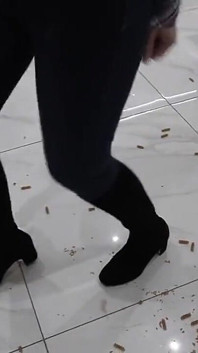 Botas esmagando vídeo de humilhação