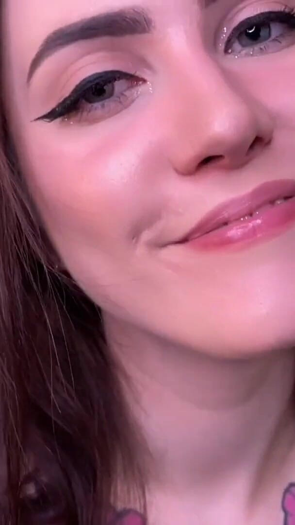 Wet Tongue Tease (Stacy Moon)