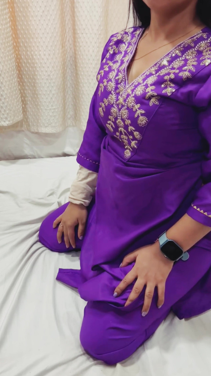 Joya-jay: Neukte voor het eerst de zus van een vriend