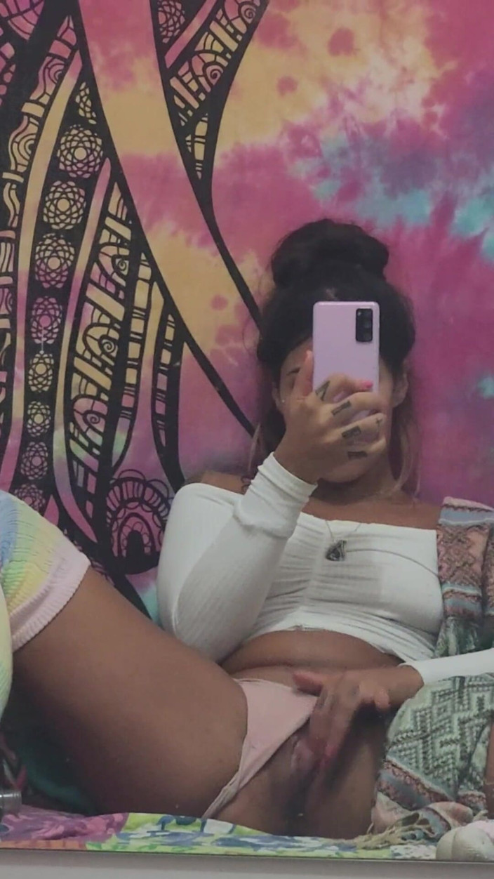 Srta XXX: Bekas saya Posted Video Ini Dirinya Pancut Pada Cermin
