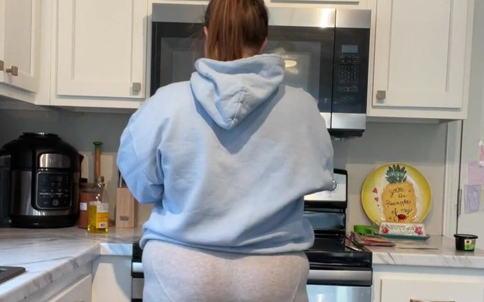 KinkyKatie: Just Cookin! What Are Some of Your Favorite Holiday Treats?