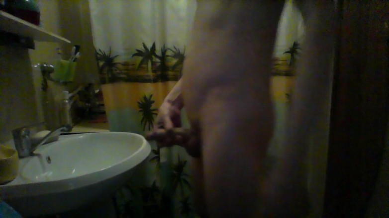 Rafael716: Linterna leche en el baño.