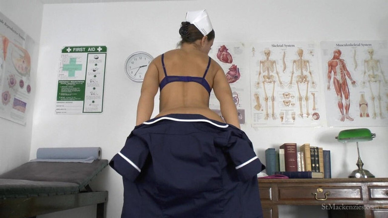 St Mackenzie's Archive: Matron Kay menanggalkan pakaian seragam jururawatnya