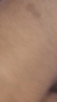 Elle ouvre son anus comme aucune autre MILF