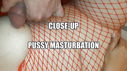 Ken: Memek aduhai seorang ibu tiri. Dia masturbasi di depan kita....