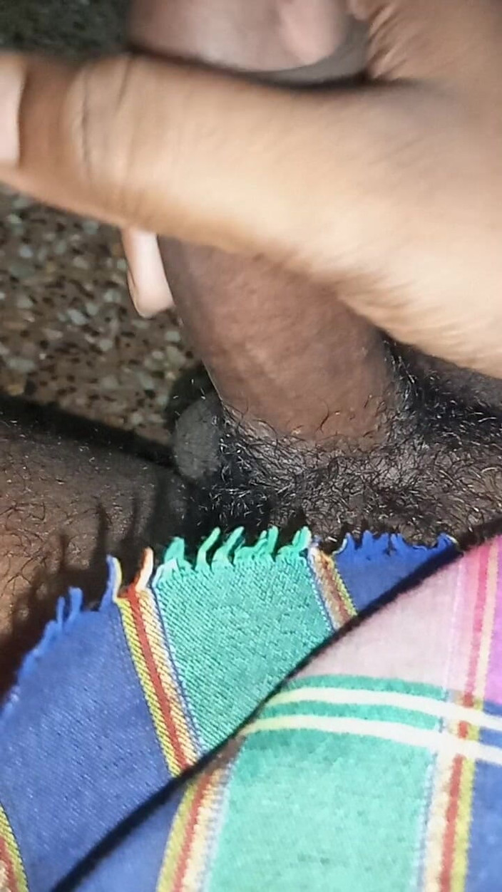 Sweet Indian cock: 집에서 보지를 빨고 핥는 바비