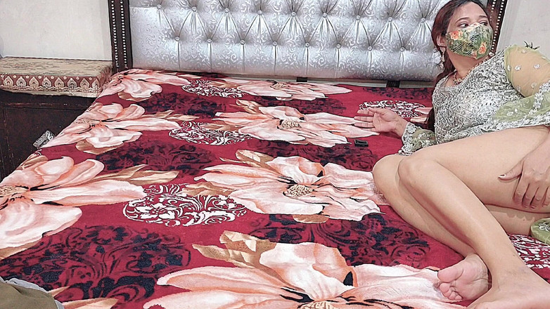 Gullnazkhan: Velký zadek indická Desi Bhabhi Jízda na velkém ptákovi