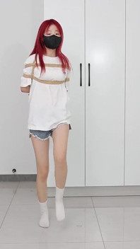绳子束缚跳舞的女孩