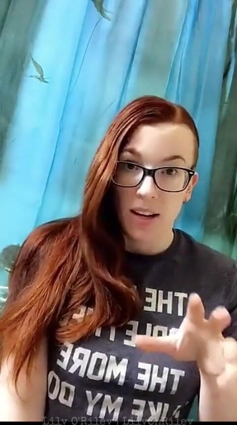 Lily O'Riley: In piedi una masturbazione pulsante salivosa