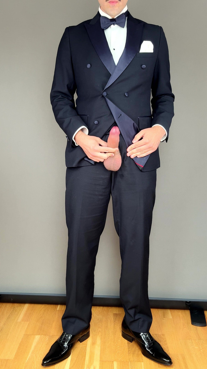 Master Shiny Shoes: Возбуждена в смокинге