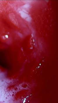 Muy cerca enormes corrientes de esperma en un dulce agujero asmr - aplastadas mojadas