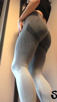 Si masturba in leggins hot