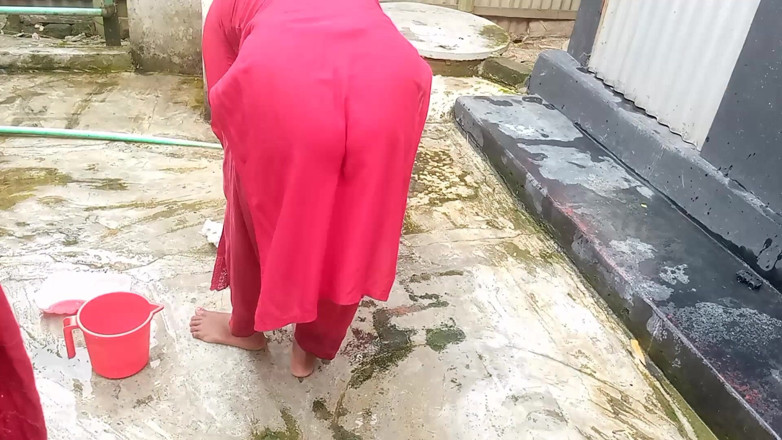 popXusa: Amateur desi heiße stiefmutter dicker arsch, großer nippel, dusche im...