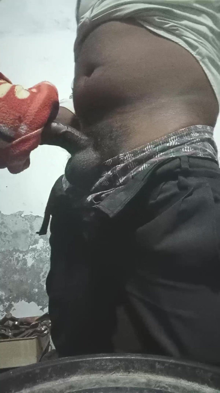 Beckett: New Video Desi Boy Handjob with Oil
