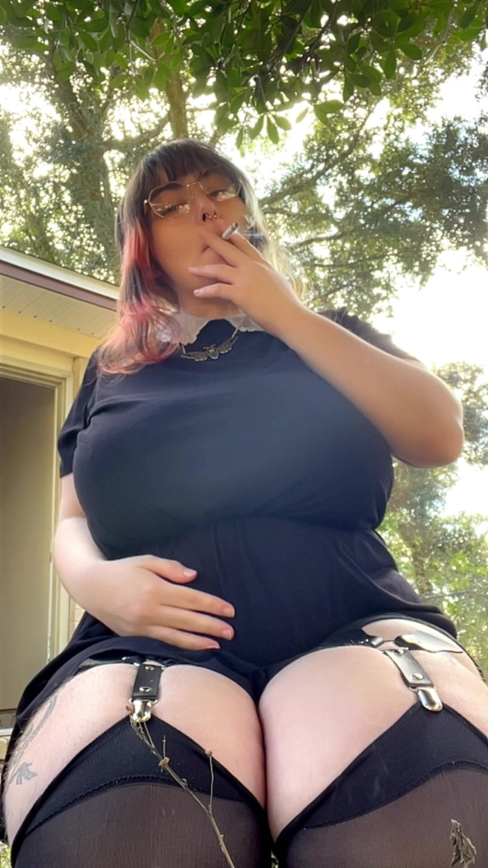 Mushroombitchx: Kompilasi merokok