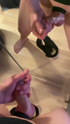 HesFromSweden: Chico sueco gimiendo y se corre en el espejo