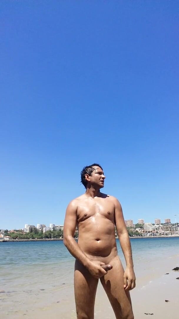 Boy top Amador: Eu amo praia de nudismo