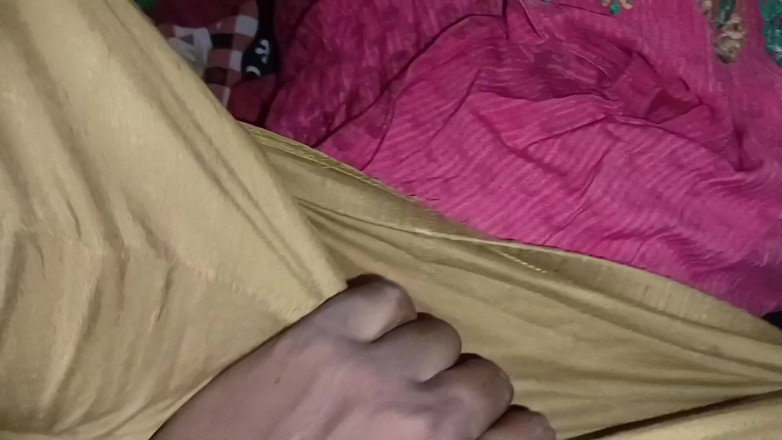 Bhabhi UP: Bhabhi está apenas fazendo isso