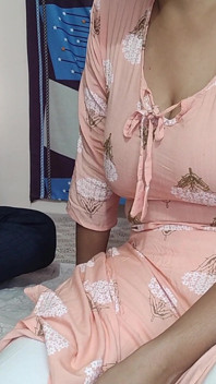 De jonge vriendin van mijn vrouw privé neuken, Desi-meisje berijdt mijn grote lul tot een orgasme
