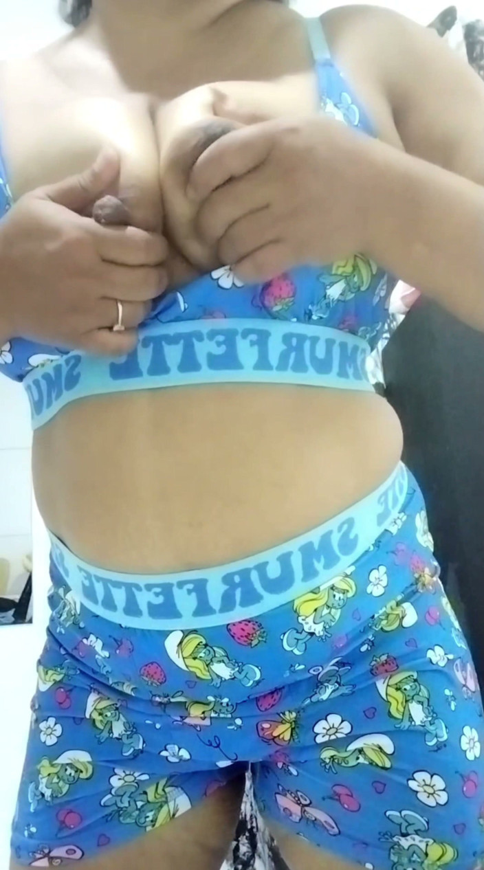 Creamyjoy: Sexy filipina milf, tremendo, esfregando e batendo na bunda e...