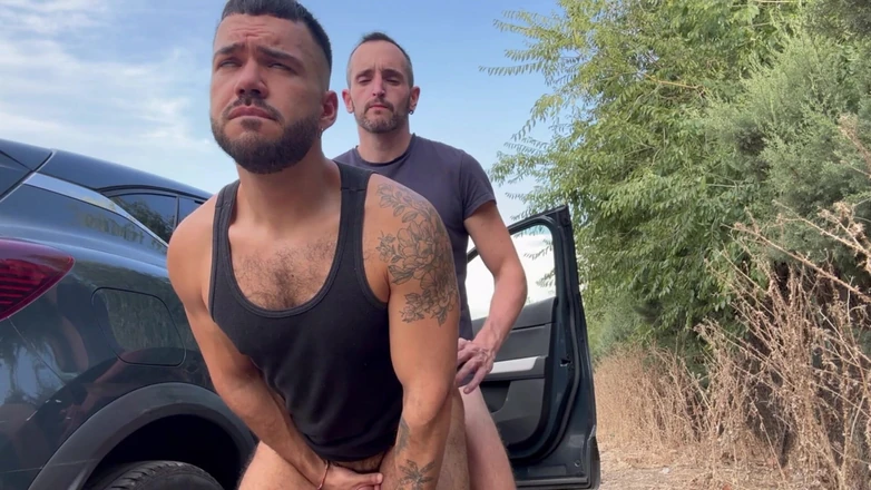 Charlie Ferreira: Baise au bord de la route