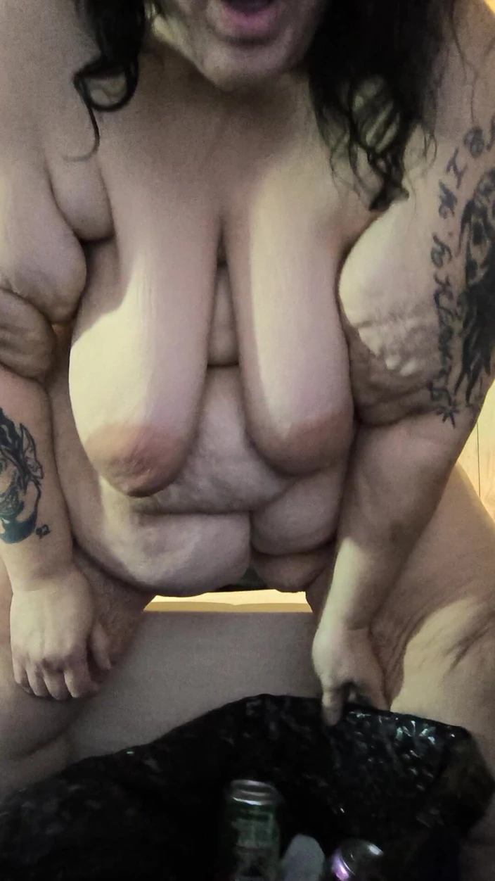 HerculesnVENUS: Pissing in the Woods Got Her Fucked Really Good That...