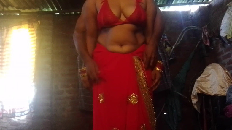 Soni sk: Indian Deshi Stepmom and Stepson Rial Fuking Homemade Video