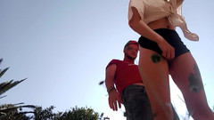 Bigjoefuckalott: 隣の隣人とプールで楽しむ