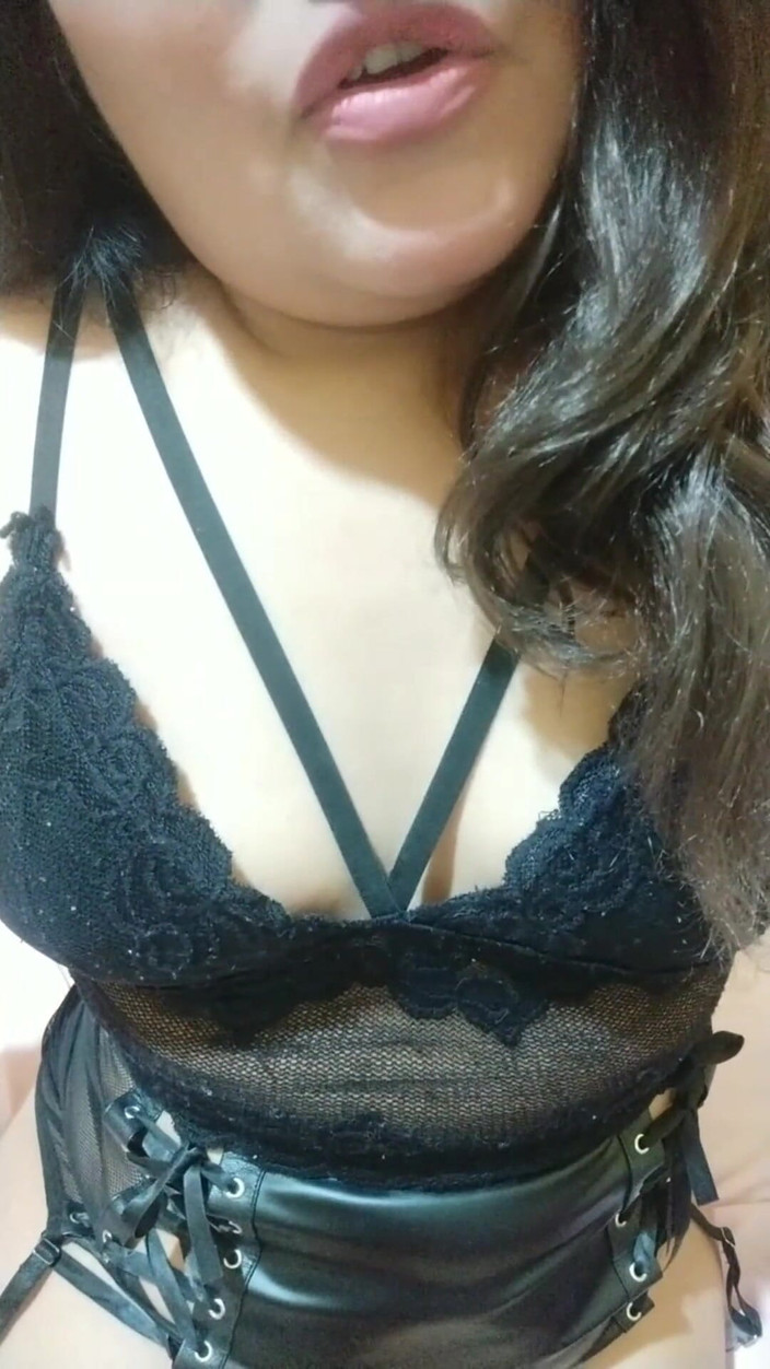 Carla Villalobos: Hraní s mojí vagínou Dal jsem do ní velké dildo,...