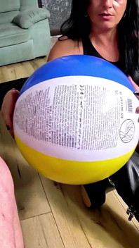 ความอัปยศอดสูพองในหนัง บอลชายหาดโผล่, เย็ดคอสุดลึก, เล่นท่าหมาและน้ําแตก