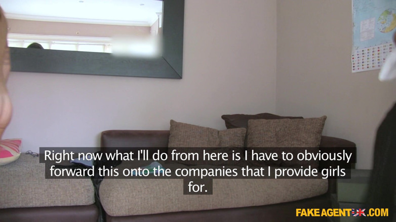 Fake Agent UK: Фейковый агент, Великобритания - застенчивая брюнетка-ботанинка хочет кримпай агента, сперму