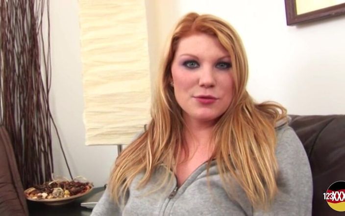 123XXX - 100% Amateurs: Peggy alemã loira sendo preenchida em pov