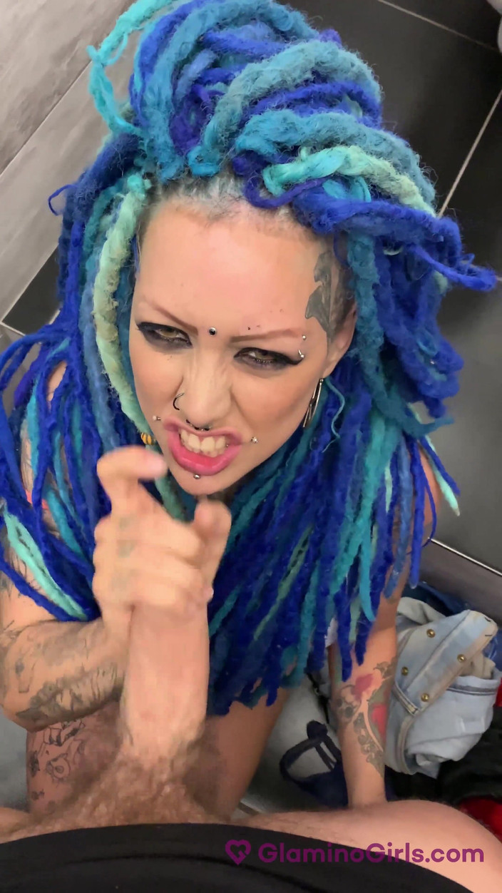 Glamino Girls: Glamino Girls 22 - část 1 toaleta s rychlým sexem