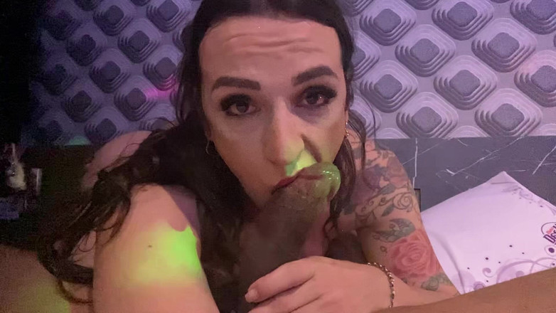 Rebeca Juicy: Золотий дощ: він так сильно трахав мою дупу, що я попчилася всюди