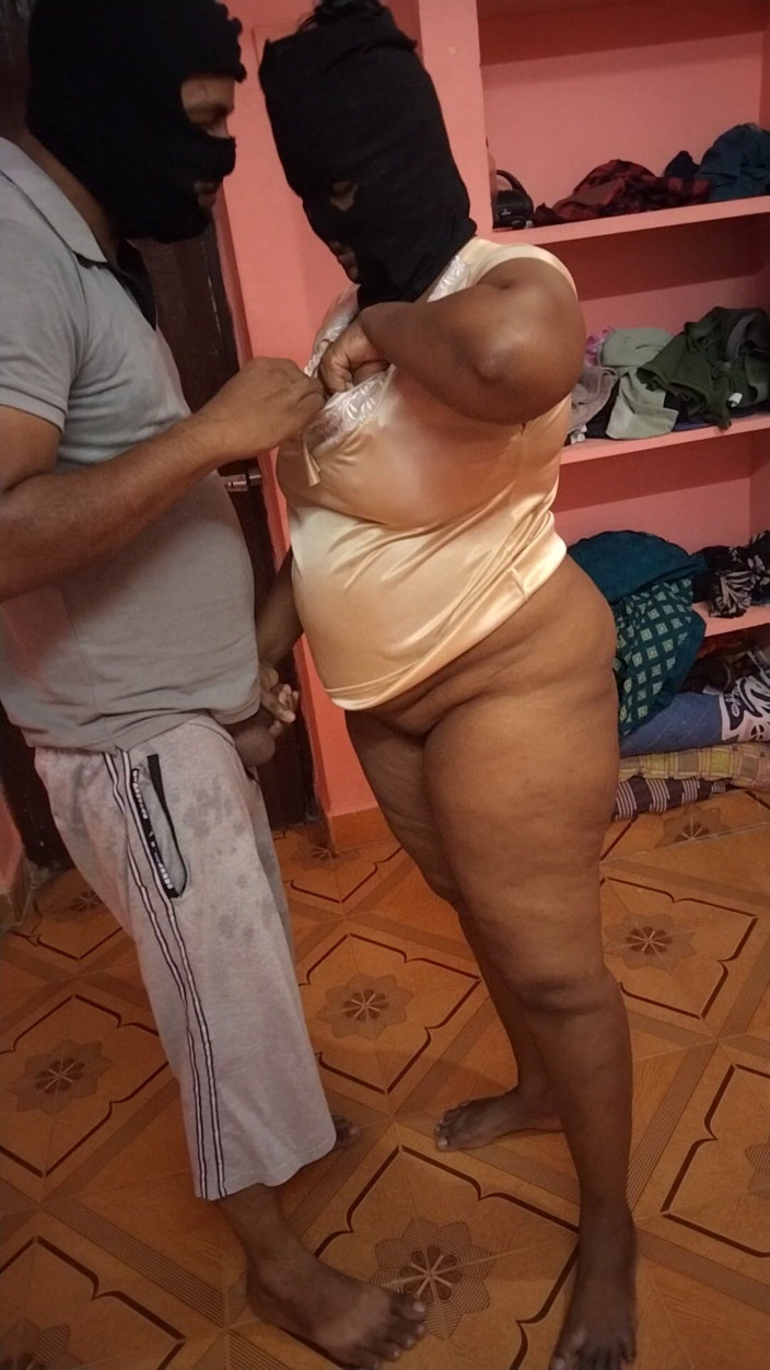 Benita sweety: Pentru Emi Sex Infront a soțului
