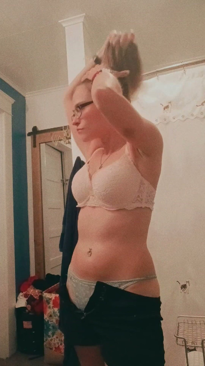 Summrbby: Eatingcereal Beforeshower