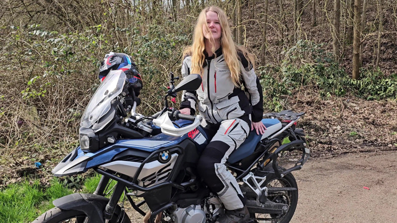 Bikergirl_97: First Video on My Bike