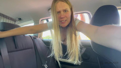 Maja Meer: Uvízli v okně auta - a dáš si šanci..