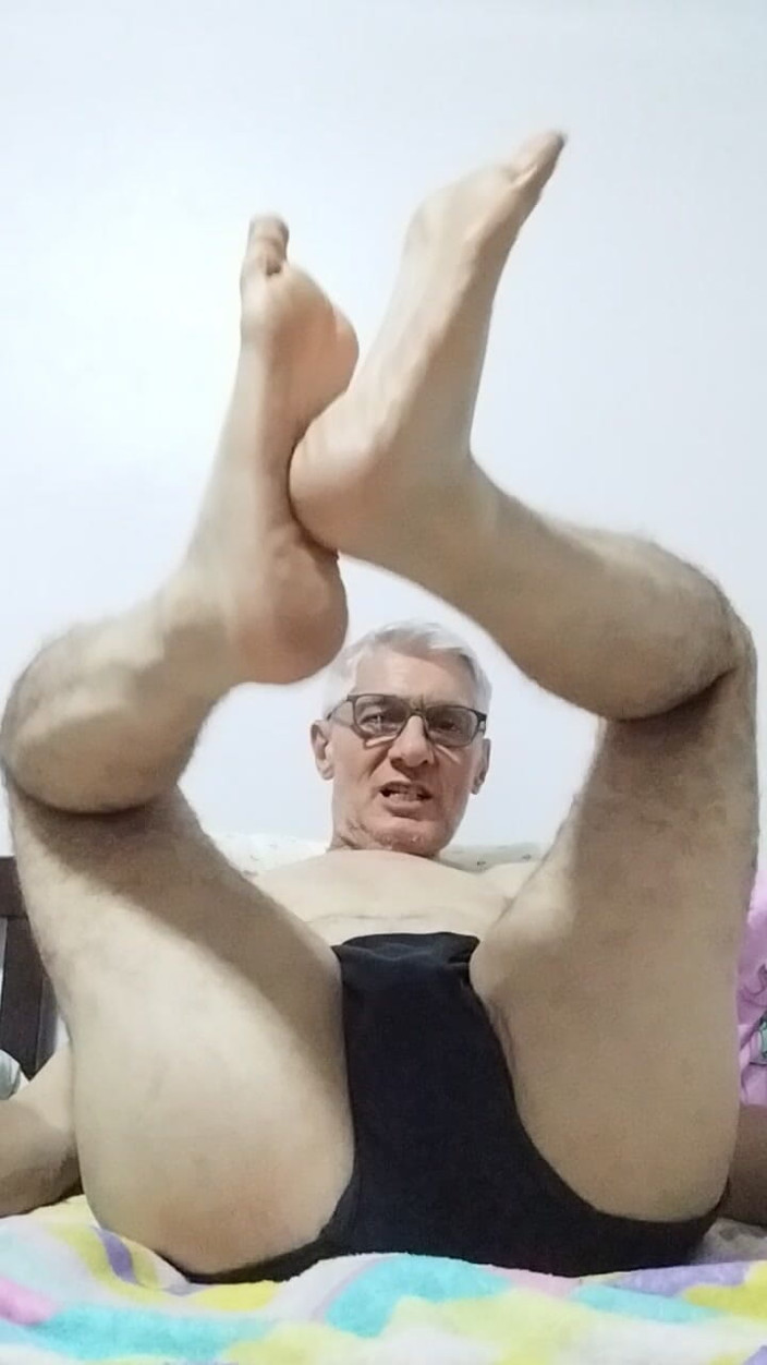 BDSM master top: Ação contra o Fetichismo de Pés Sujos