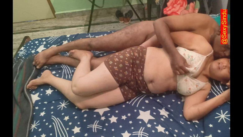 Sexy sindu: Sexy manželka má romantický sex s přítelem