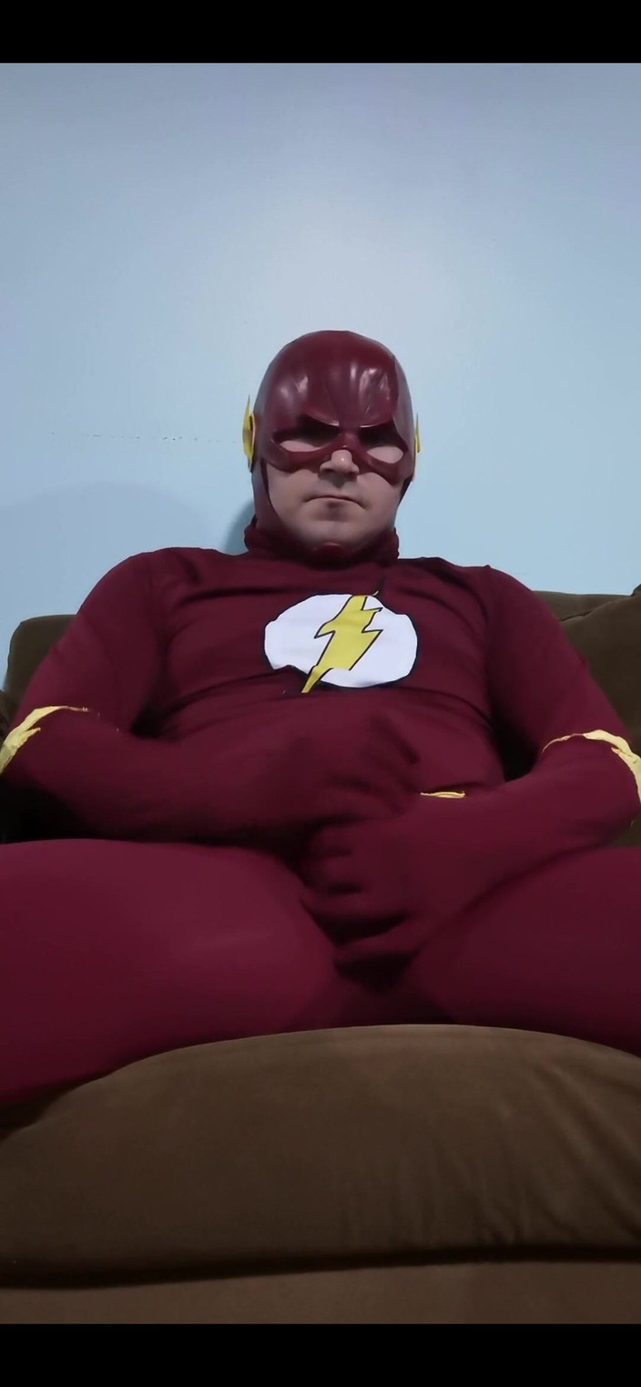 Rokkuman: O flash cosplay masturbando
