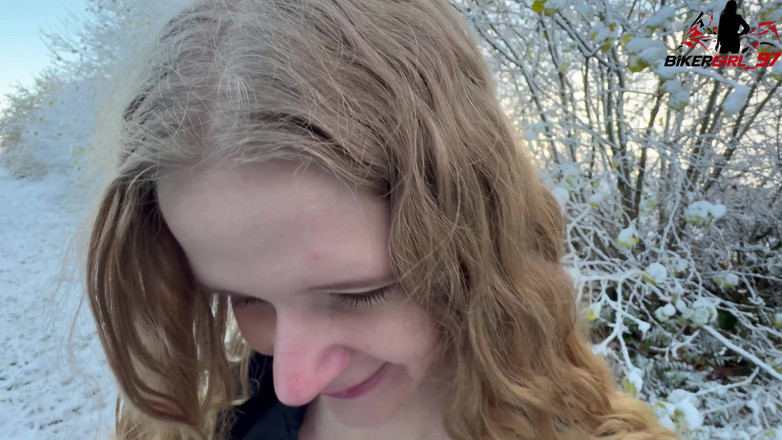 Bikergirl_97: Facial in a Winter Wonderland