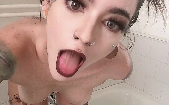 Latinx babe: Bellezza nell'acqua