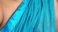 Jeu de rôle, vidéo fantastique - séduction de belle-mère tamoule dans un sari vert