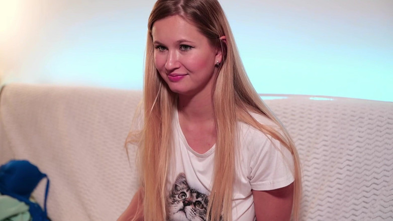 Stella Cardo: Besar Di Mulutnya