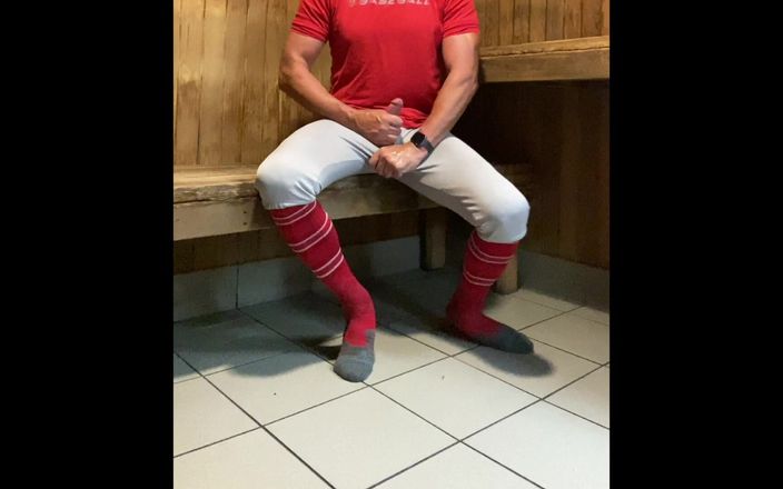 JockDad87: Buff Dilfjockdad87 чуть не застукали за в сауне